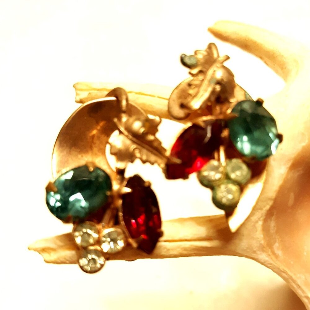 Vintage Prong Set Crystal Cluster Gold Tone Screw Back Earring Retro Granny Core